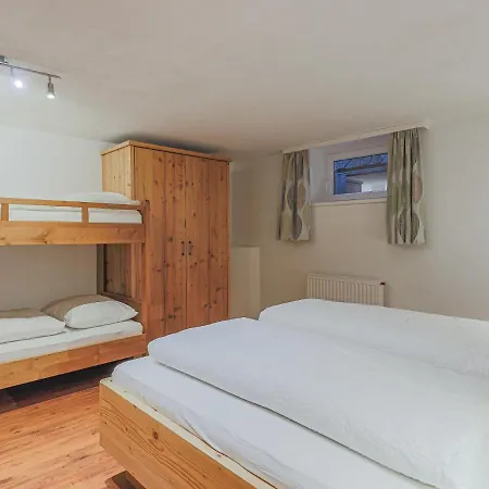 Glonersbuehelhof 2 Apartment